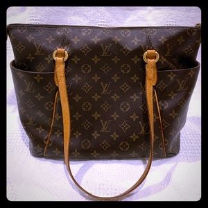 Louis Vuitton Totally Monogram MM